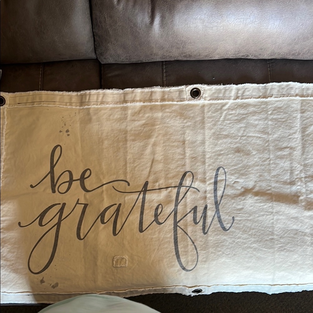 Be Grateful Canvas Wall Hanging